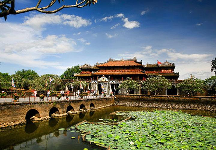 vé máy bay sài gòn đi huế